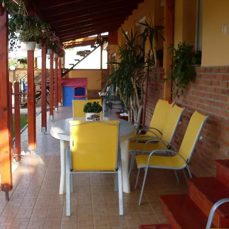 Boglarka Apartment *